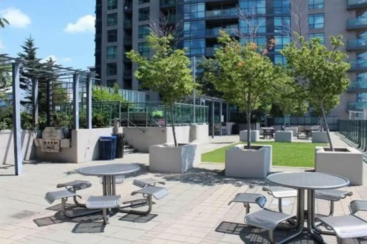 30 Off Lake View Property Heart Of Downtown Toronto Dış mekan fotoğraf