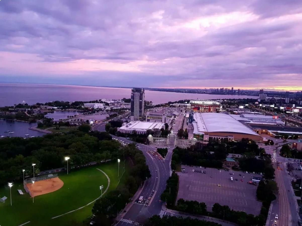 30 Off Lake View Property Heart Of Downtown Toronto Dış mekan fotoğraf